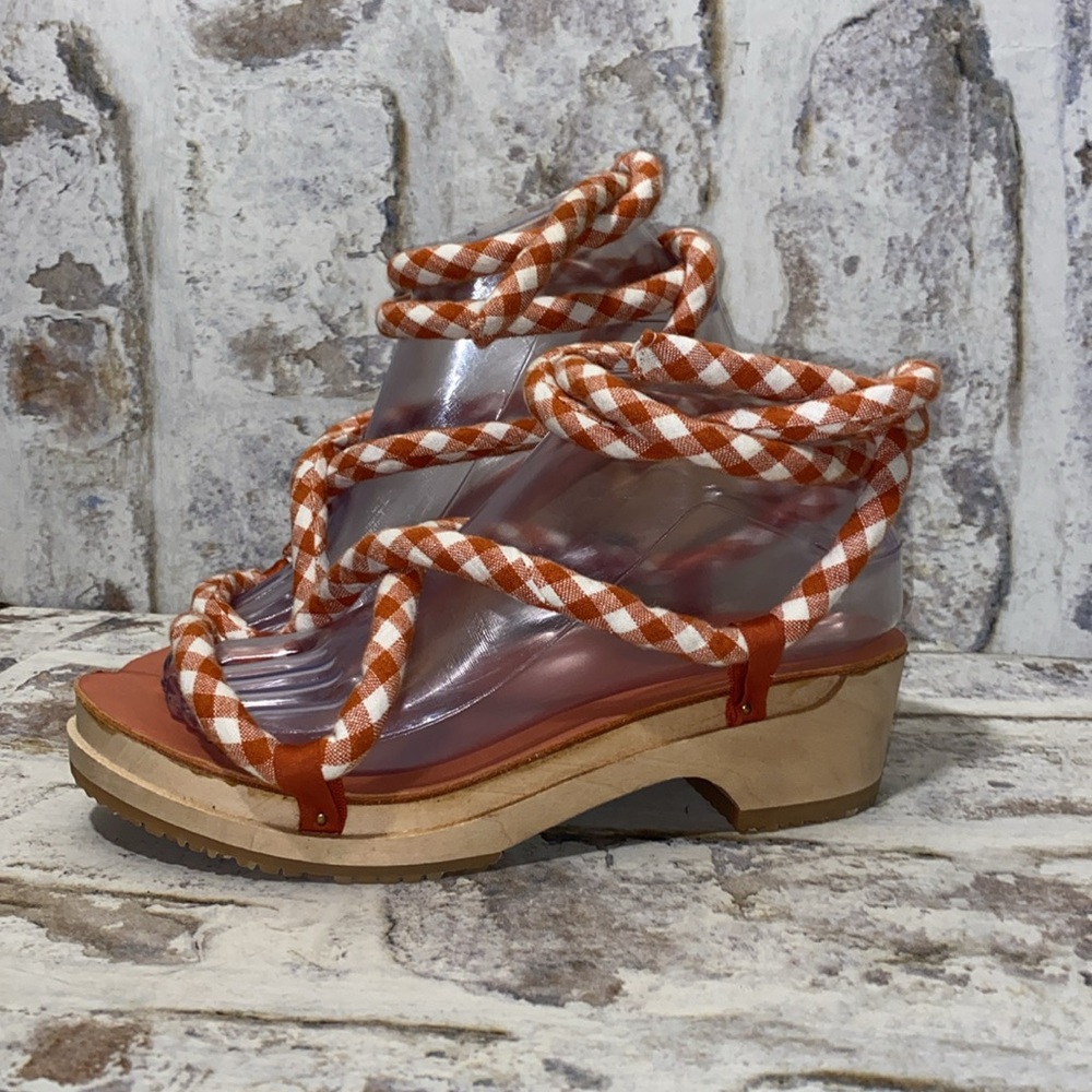 HH Sandals